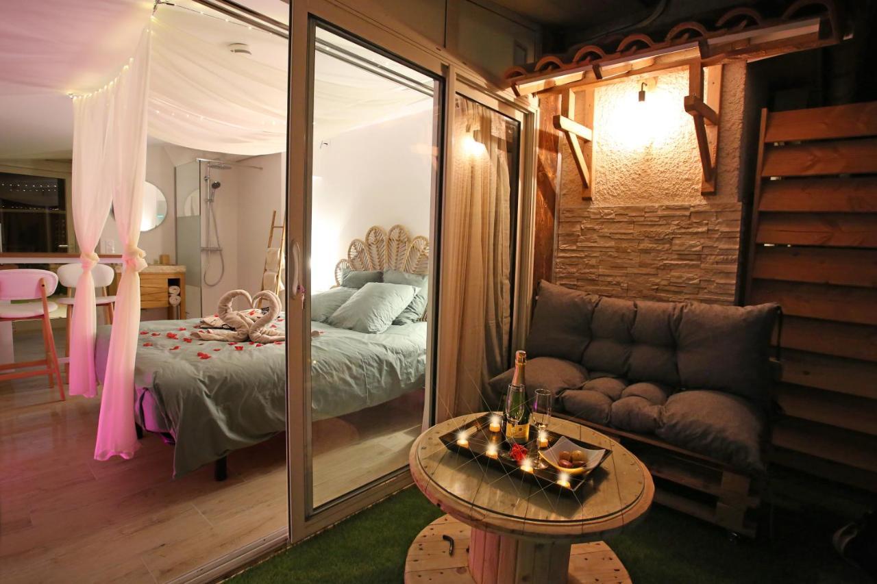Lovina Chambre De Charme Avec Jaccuzi Velaux 外观 照片