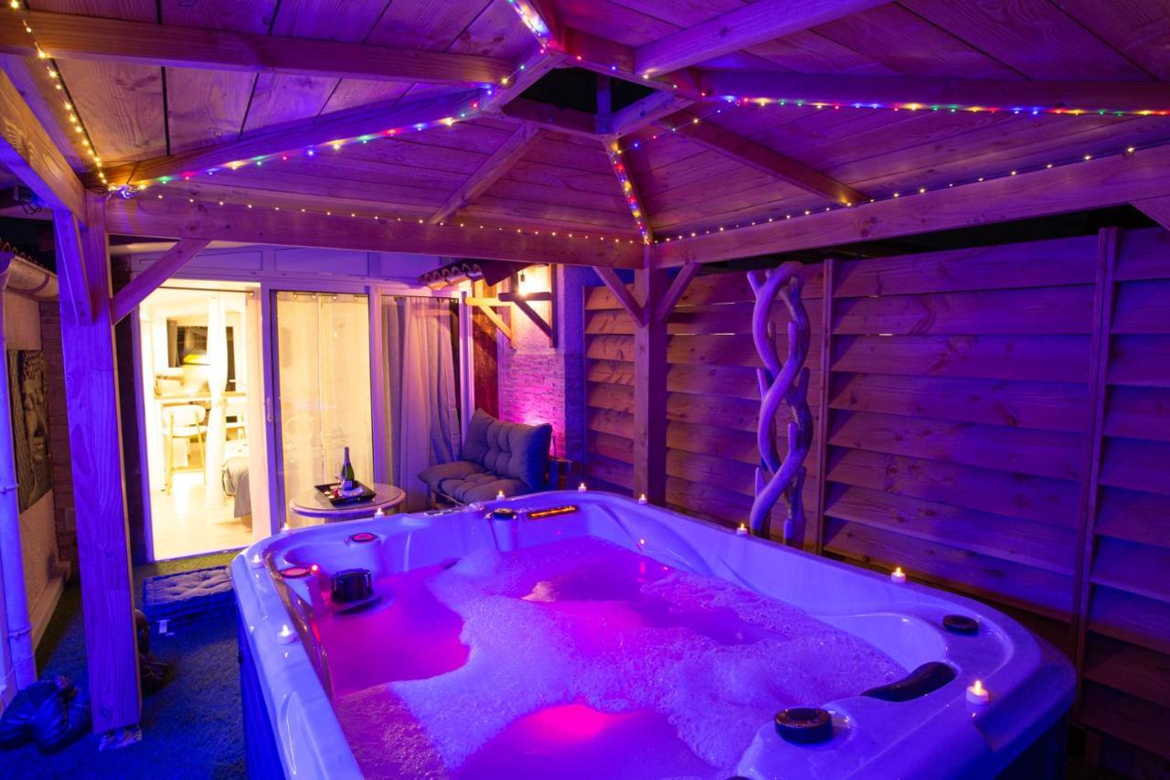 Lovina Chambre De Charme Avec Jaccuzi Velaux 外观 照片
