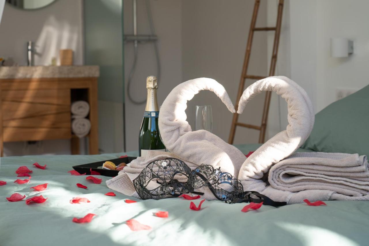 Lovina Chambre De Charme Avec Jaccuzi Velaux 外观 照片