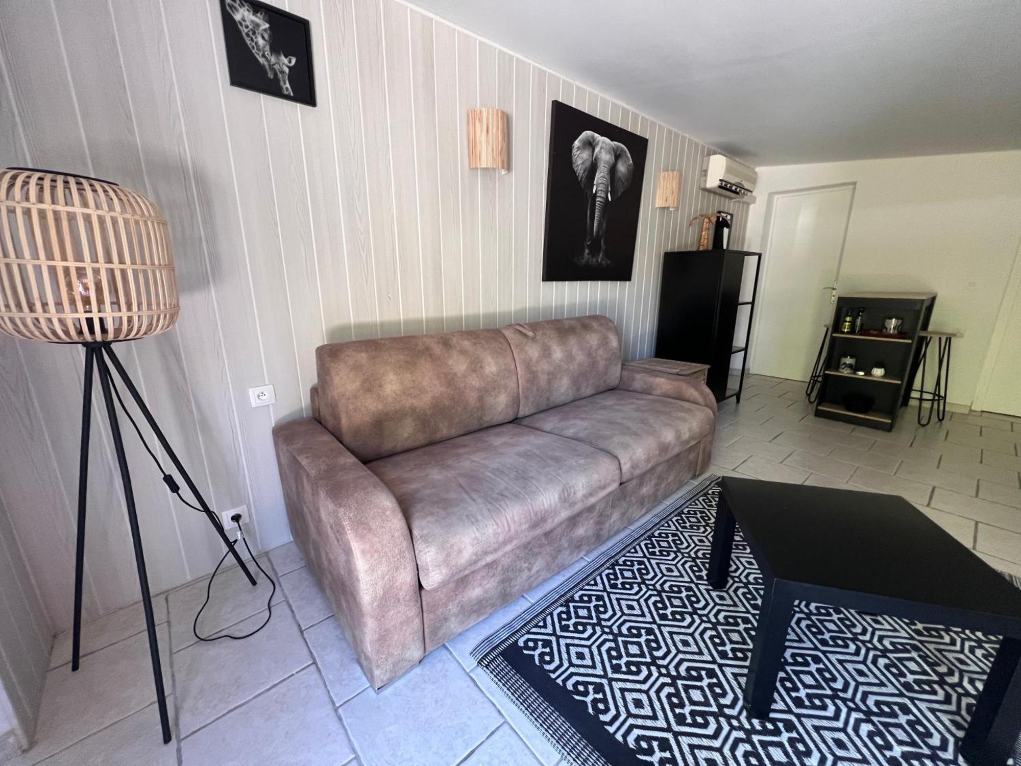 Lovina Chambre De Charme Avec Jaccuzi Velaux 外观 照片